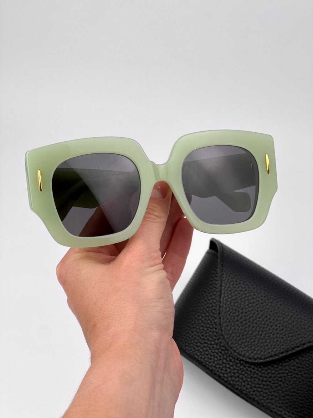 LOEWE LW40129U 95A LIGHT GREEN SQUARE SUNGLASSES